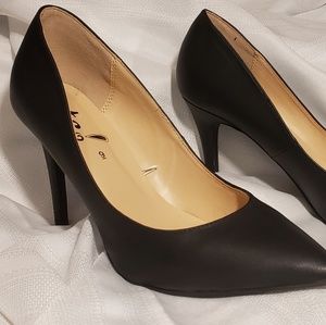 Rue 21 Black Pumps